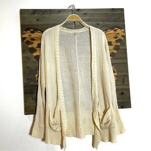 Ecote Open front, Cardigan in a creamy off white with slouchy pockets, Sz Small.
